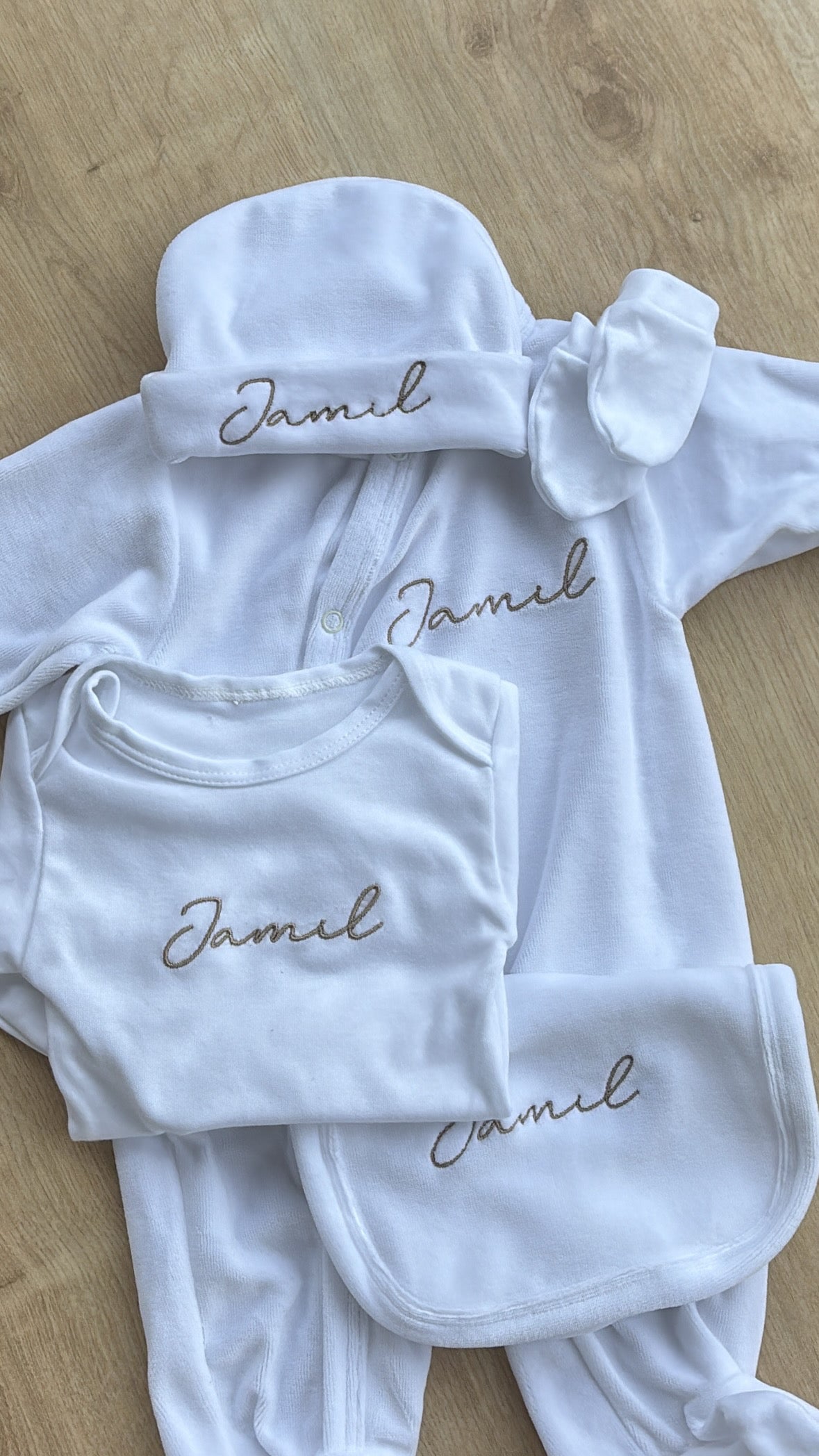 Tenue de naissance velours